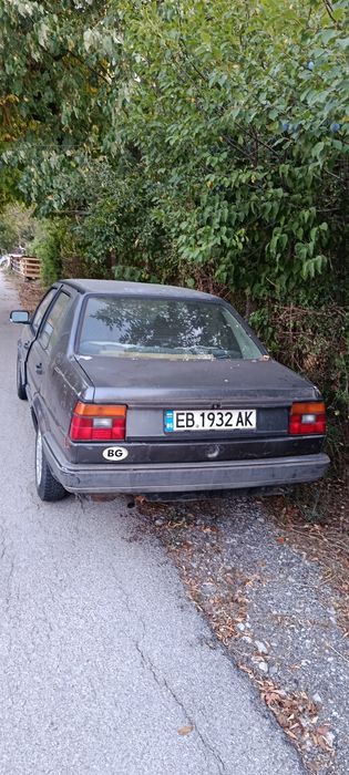 Продавам стара ,здрава сигурна кола
