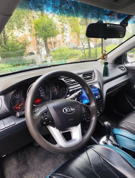 Kia Rio 2013 хетчбек.