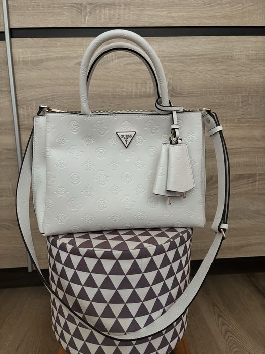 Луксозна чанта GUESS Jena Elite