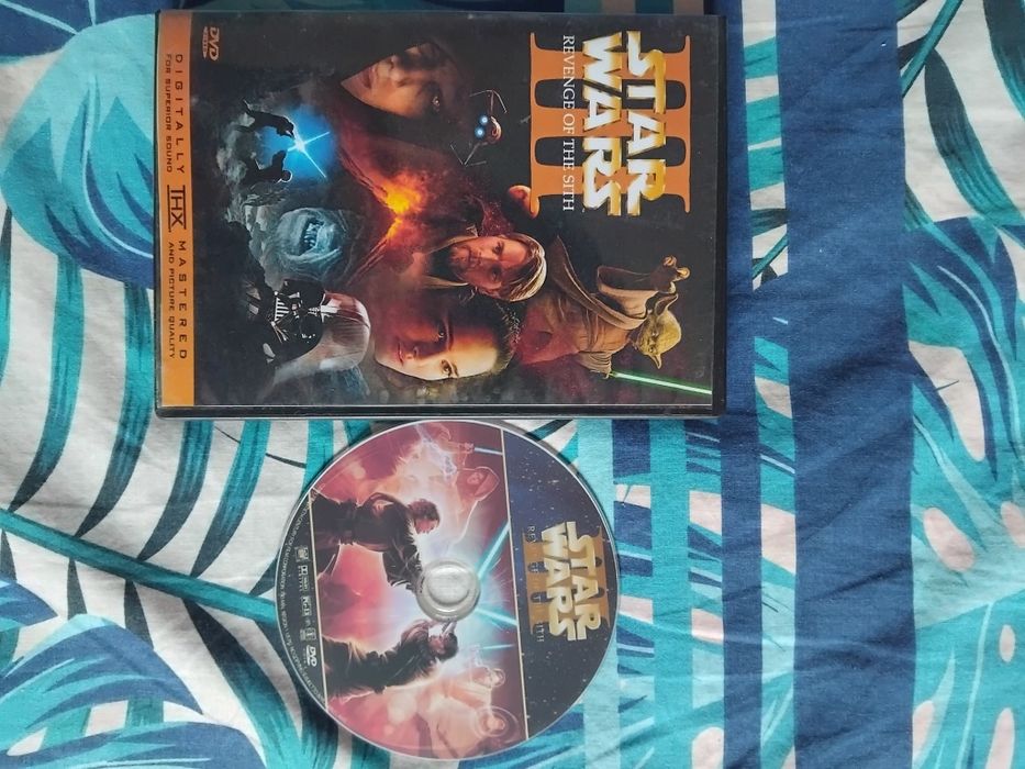 Дискове  ДВД с цялата серия на STAR WARS. Превода е БГ аудио