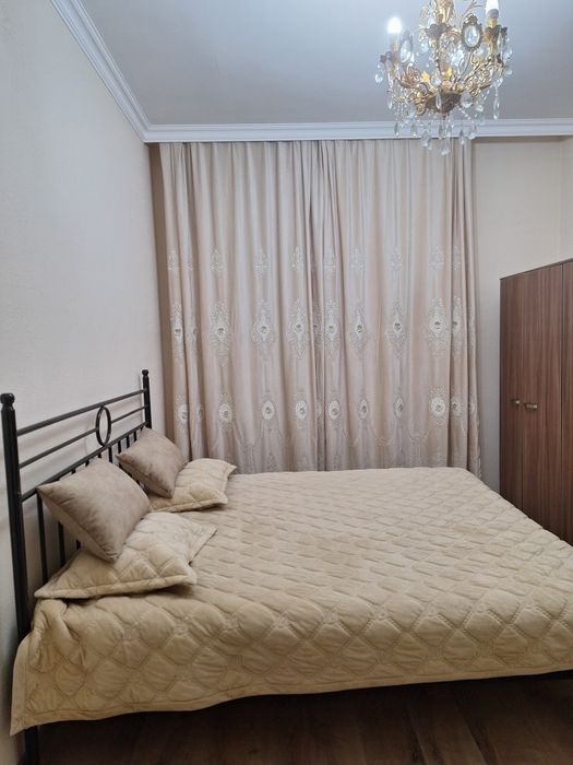 1-2 комнатные.Чисто,без запаха,уютно. От центра 10-12  минутах езды.