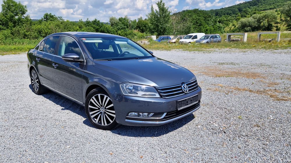 VOLKSWAGEN Passat 2012
