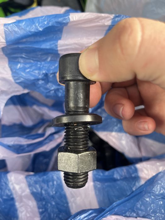 Якостни Болтове 12.9