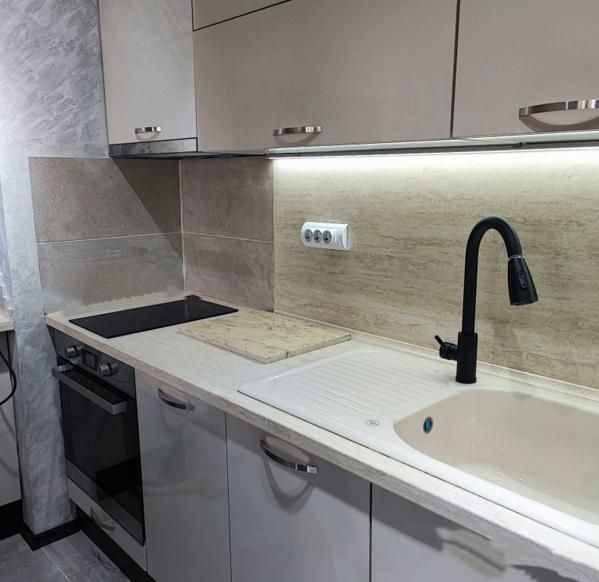 Дава се под наем Двустаен апартамент в София, Люлин 10 - 52 кв.м за 766 € - Снимка #1