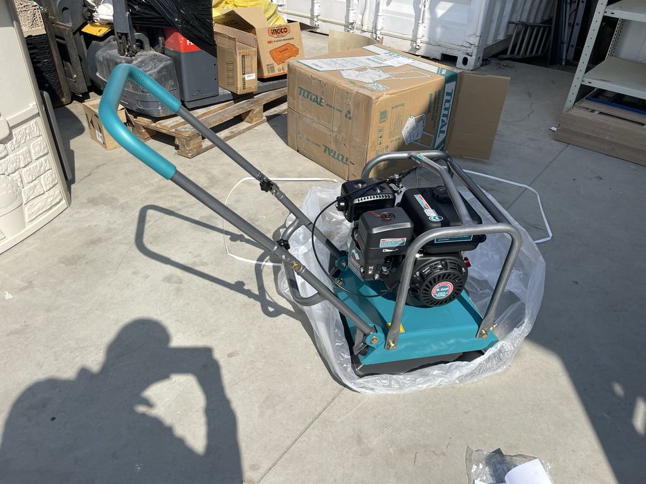 Placa compactoare TOTAL industrial 90 kg , garantie 2 ani