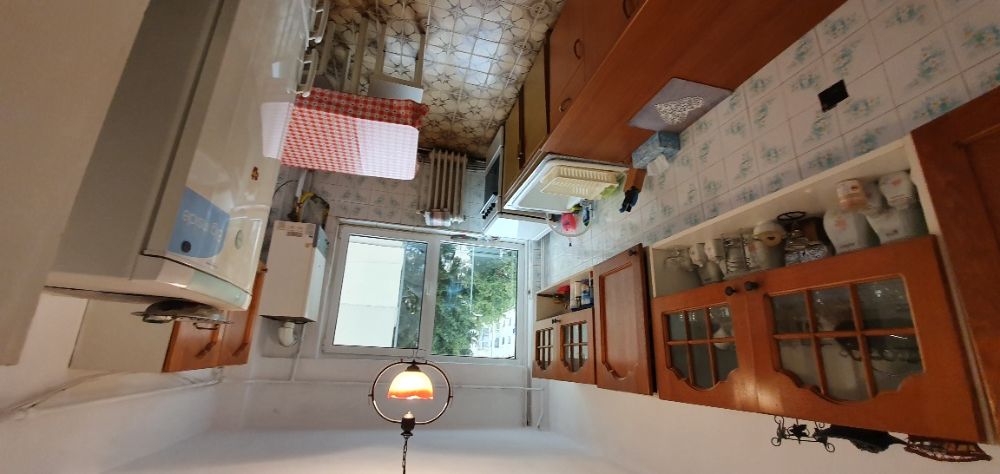 Vând apartament 4camere/ultracentral/decomandat/mobilat/utilat/2boxe