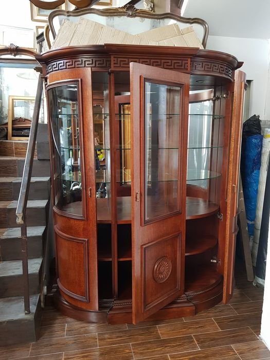 Vitrine Versace din lemn eucalipt, noi