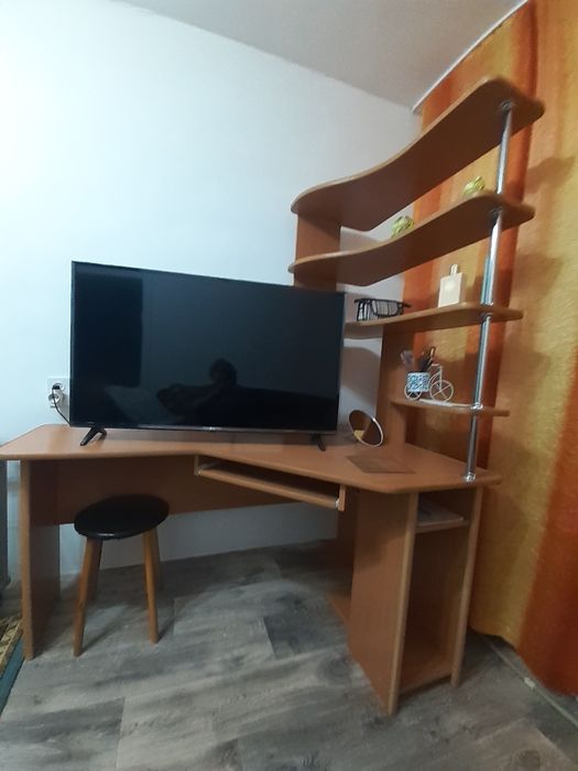 Продам стол компьютерный