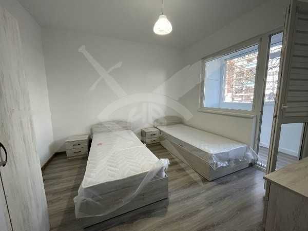 Дава се под наем Четиристаен апартамент в Пловдив, Тракия - 86 кв.м за 648.21 € - Снимка #2