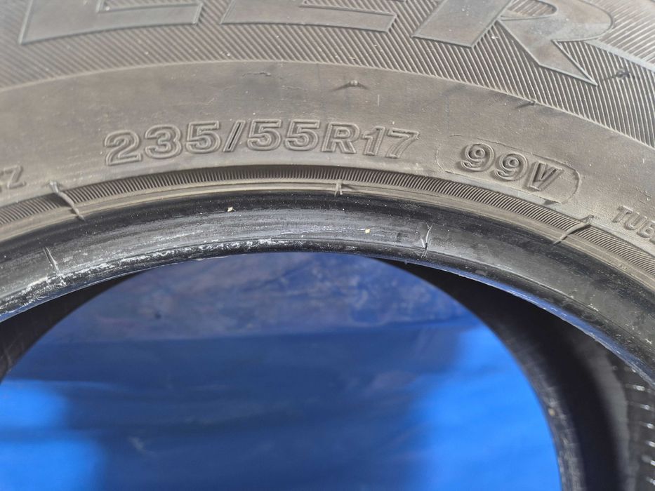235/55/17 99v Bridgestone LICHIDARE STOC