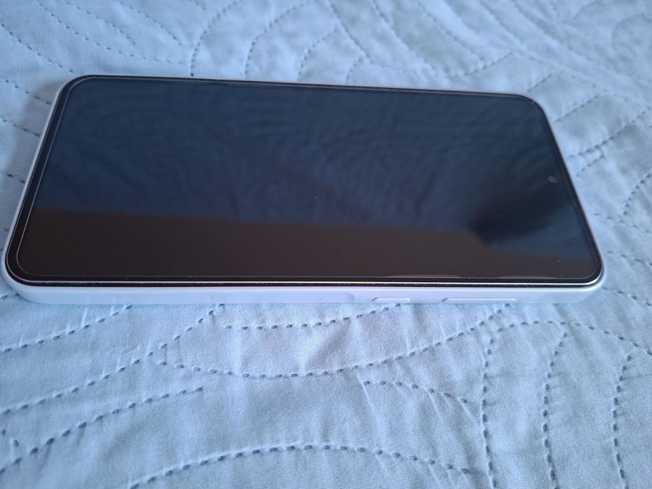 Продавам Samsung A35 6GB, 128GB, 5G ICEBLUE с гаранция