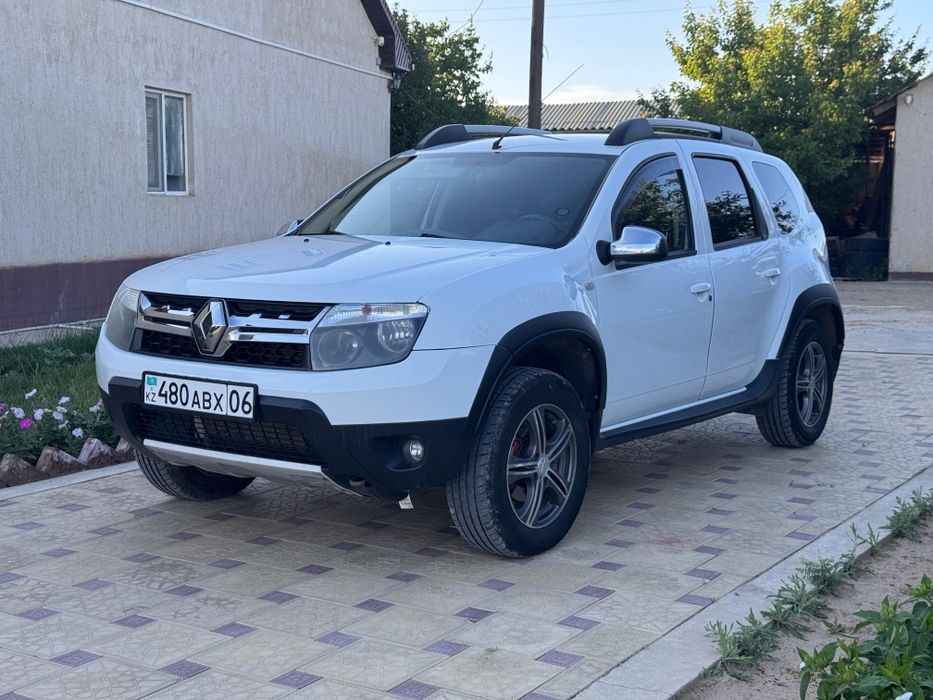 Рено Дастер 2013 г.в об 2 литра, 4*4