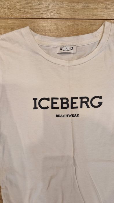Оригинална дамска тениска  Iceberg