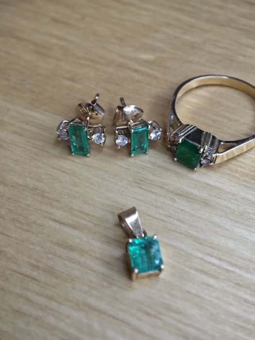 Set inel bijuterii din aur cu pietre pretioase