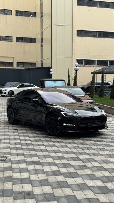 Tesla model S p100D