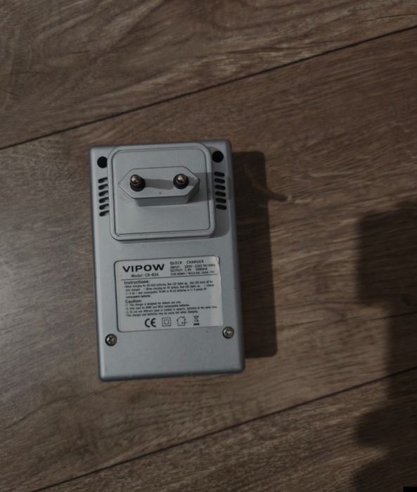 Зарядка для пальчиковых батареек