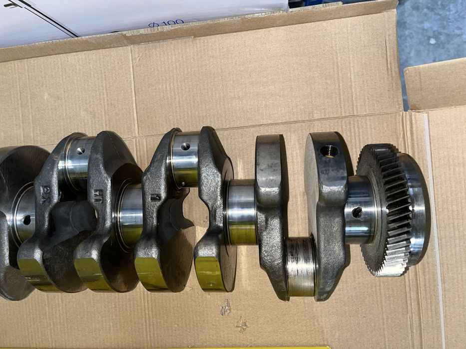 Оригинален колянов вал за OM651