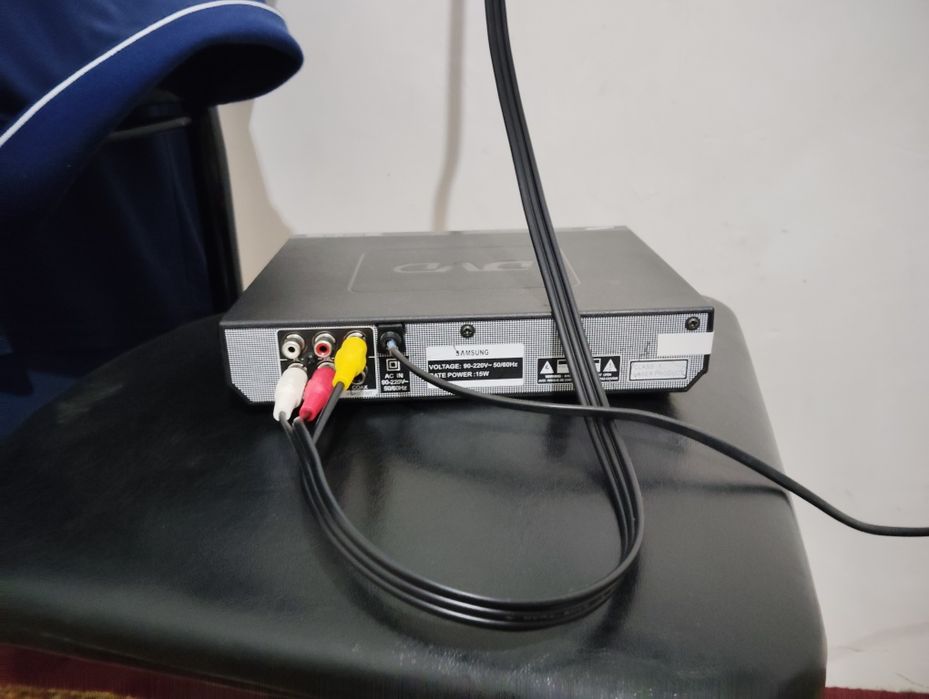 DVD sotladi ishlashi zor