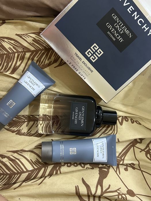 Set givenchy original ptr bărbati din Douglas