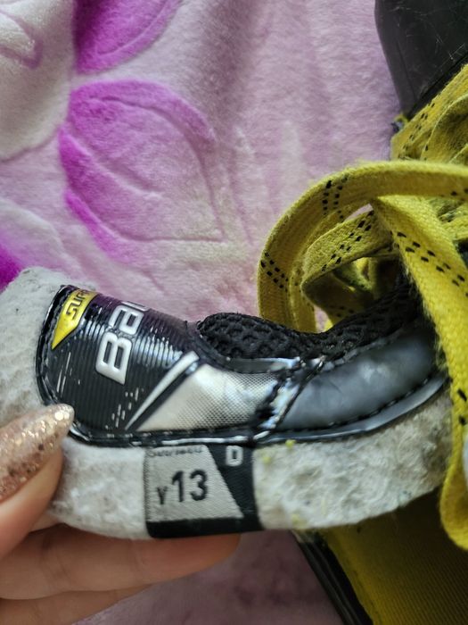 Продам хоккейные коньки