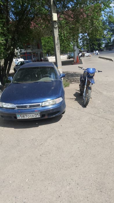 Продам срочно машину Мазда