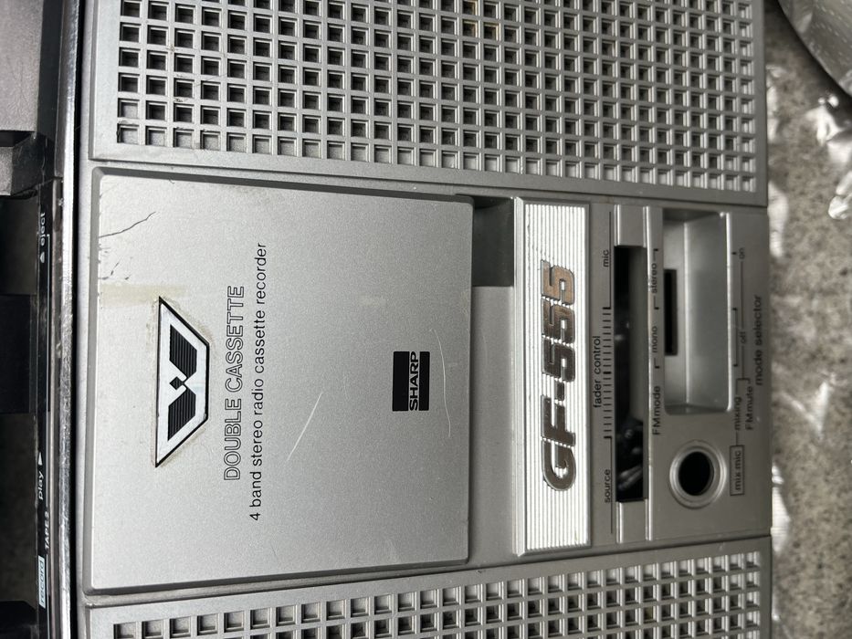 Vand Sharp GF 555 de piese complet