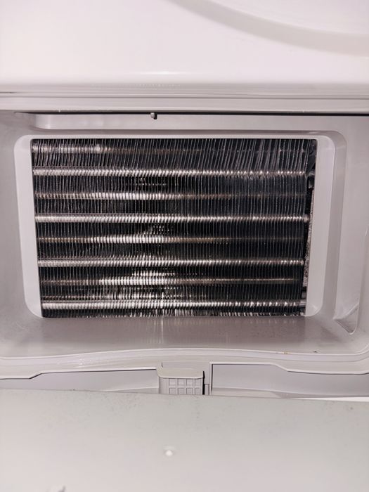 Mașină de uscat rufe Beko B3T67230, 7 kg, pompă de căldură, SteamCure + KIT SUPRAPUNERE BONUS. NOUA! Nefolosită!