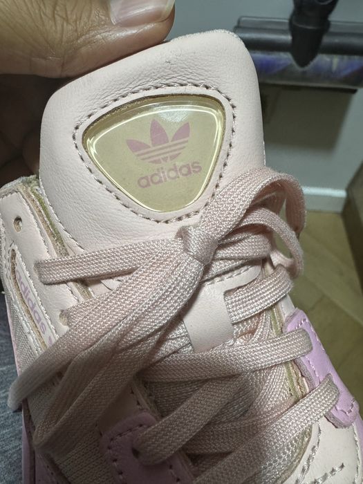 Кроссовки adidas