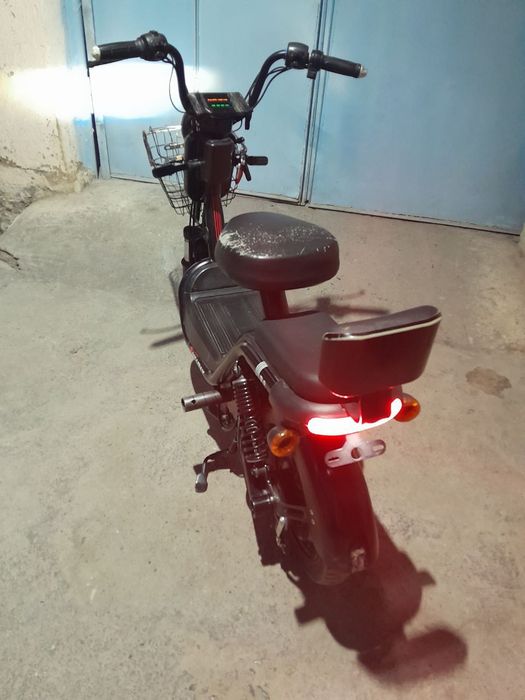 Скутр сотилади..