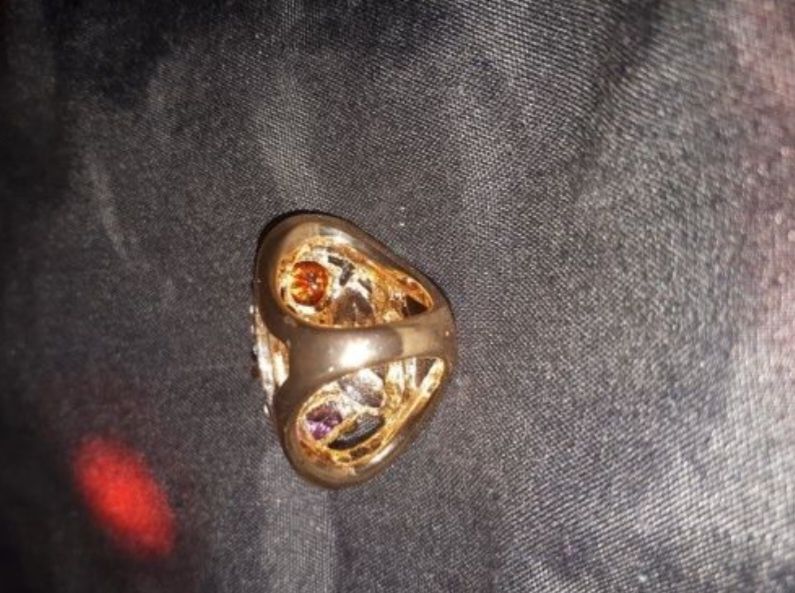 Новое кольцо золото цвет