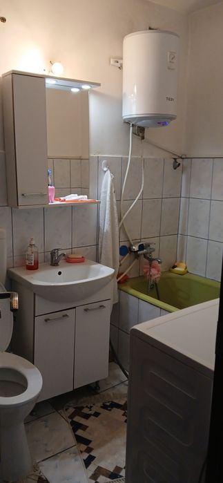 Vand garsoniera in Orsova etaj 3. 26000 euro.