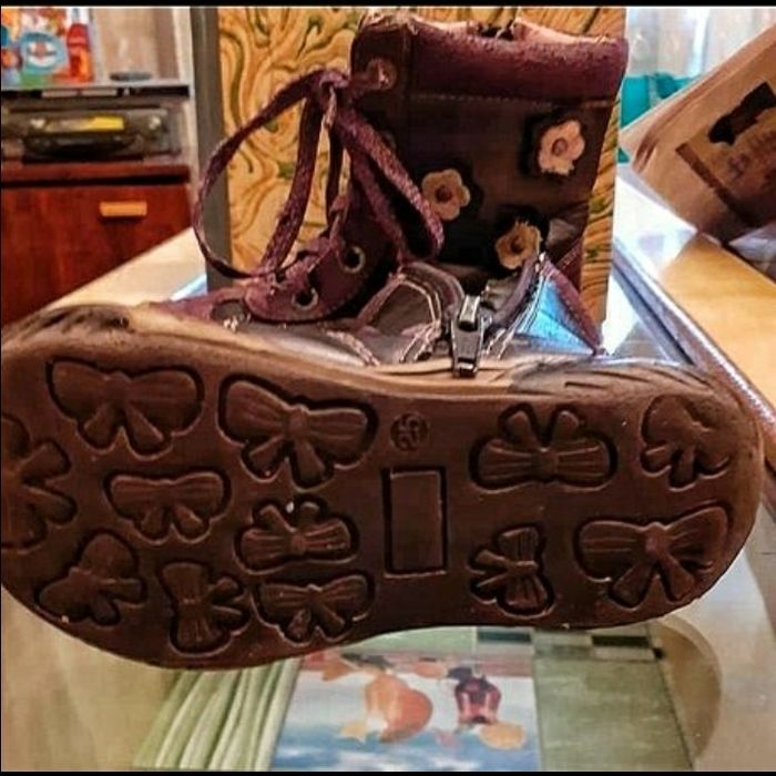 Продаются детские вещи куртка, ботинки, сандади