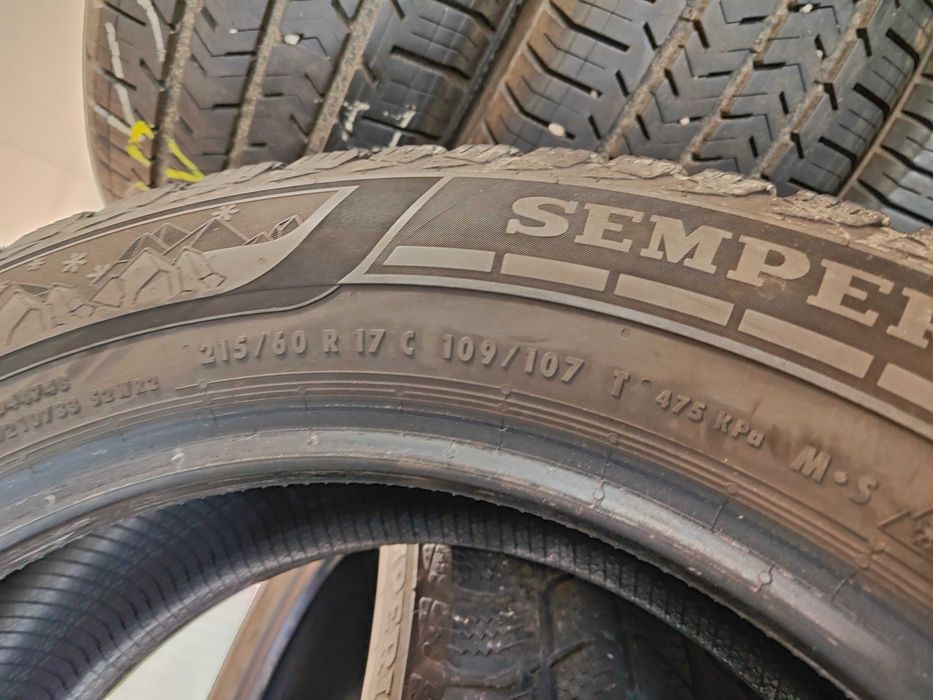 4бр.зимни гуми 215/60/17C Semperit