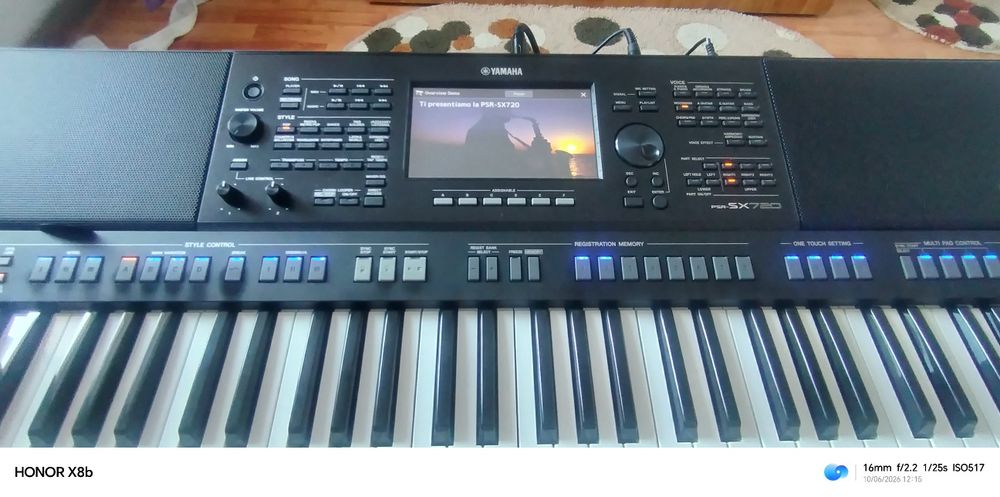 Yamaha psr  SX720