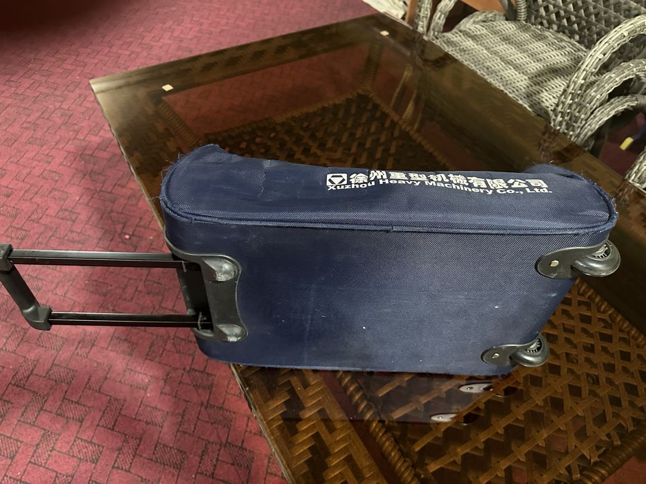 Компактный чемодан