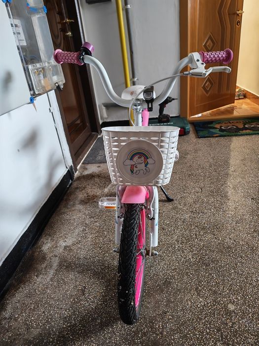 Bicicleta copii de la 4  la 7 ani.