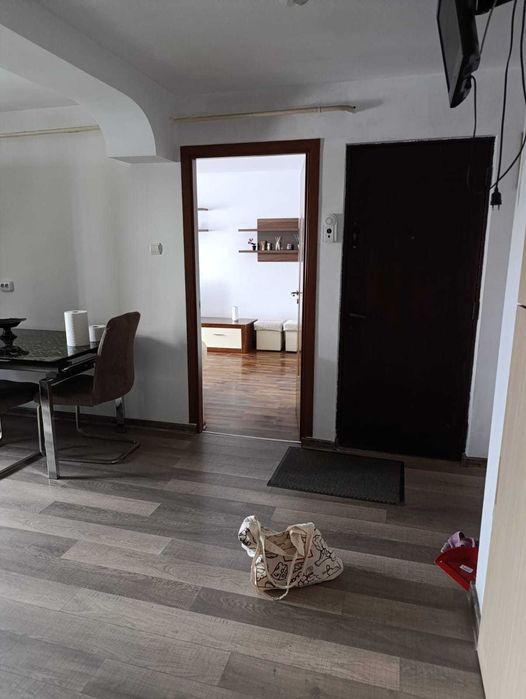 Închiriez apartament 2 camere