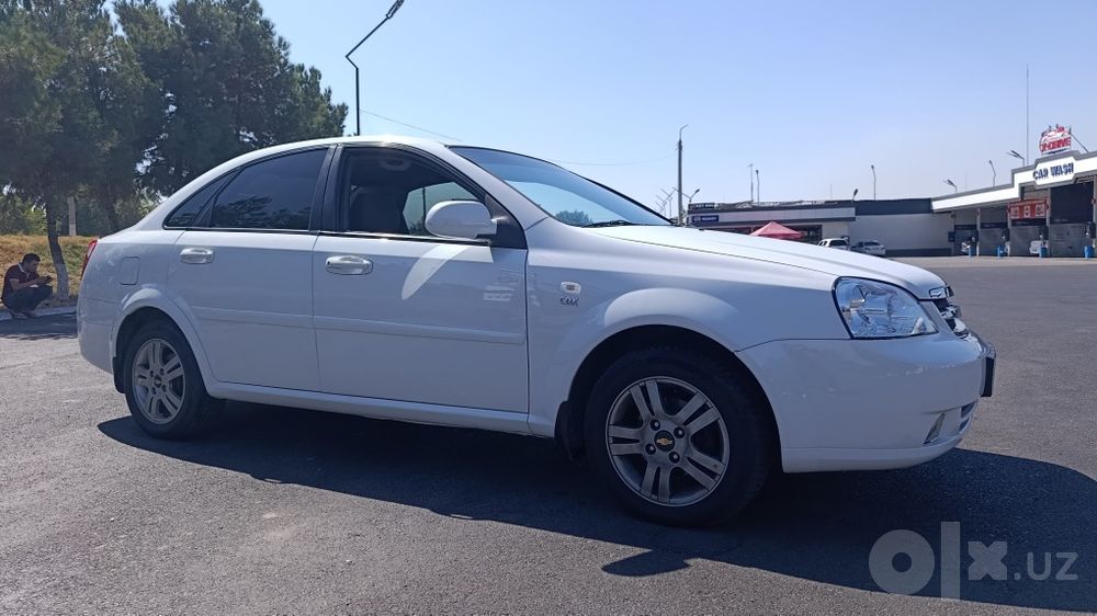 Lacetti 1.8 2010  Avtomat 3-pozitsiya/Lyuk