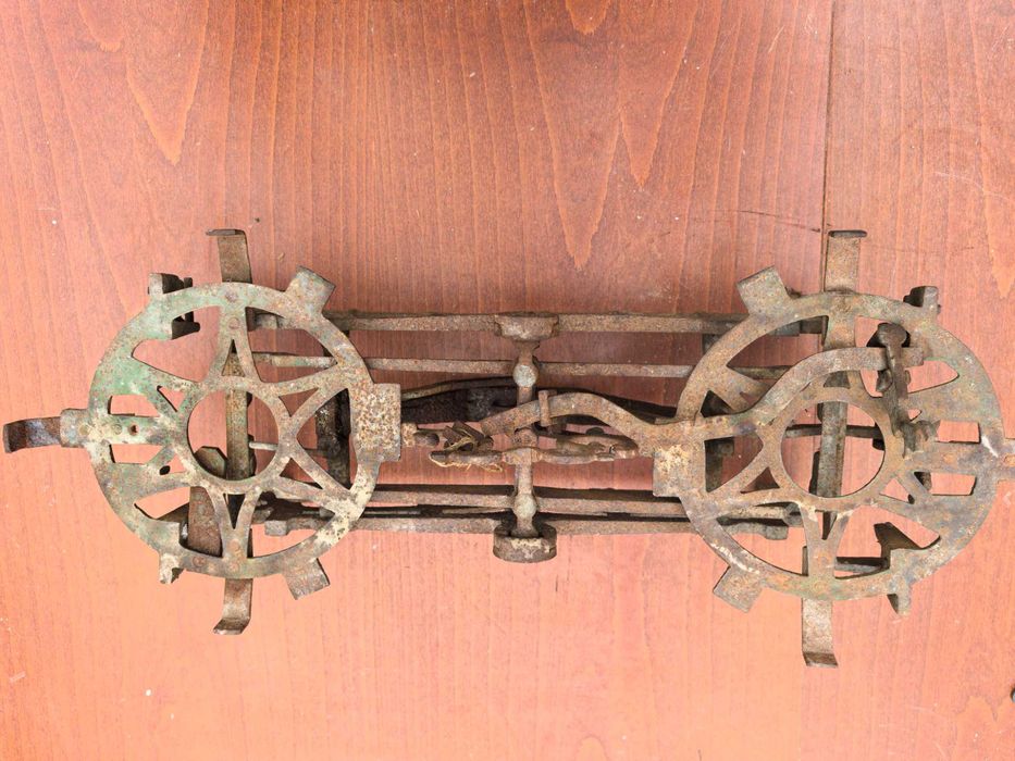 Продавам антика - теглика/мерилка