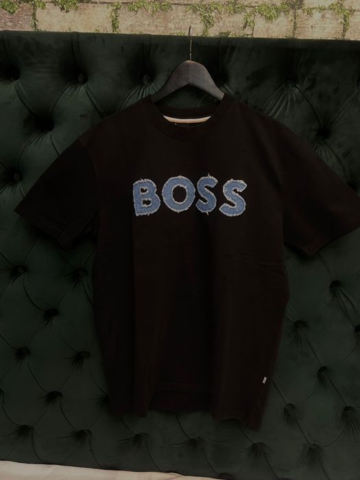 Hugo tricou nou cu eticheta