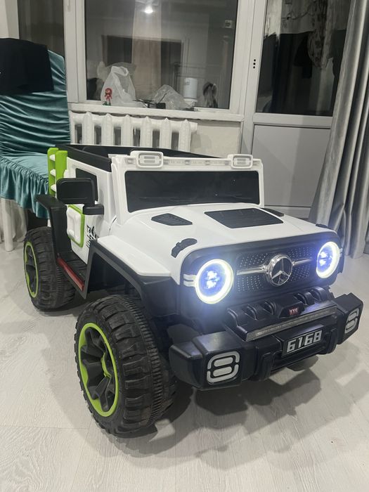 Детскую машина  электрическии