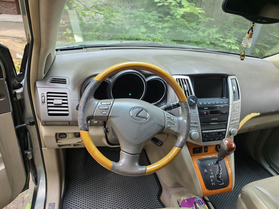 Продается авто Lexus RX330 рестайлинг