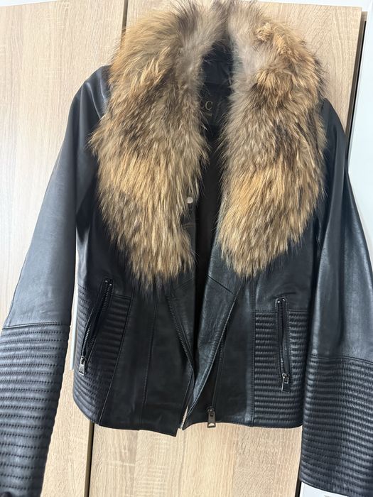 Кожено яке от естествена кожа със сваляща се яка от естествен косъм