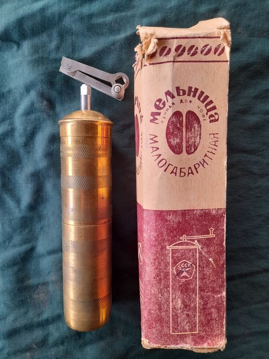 Продаётся советская кофемолка