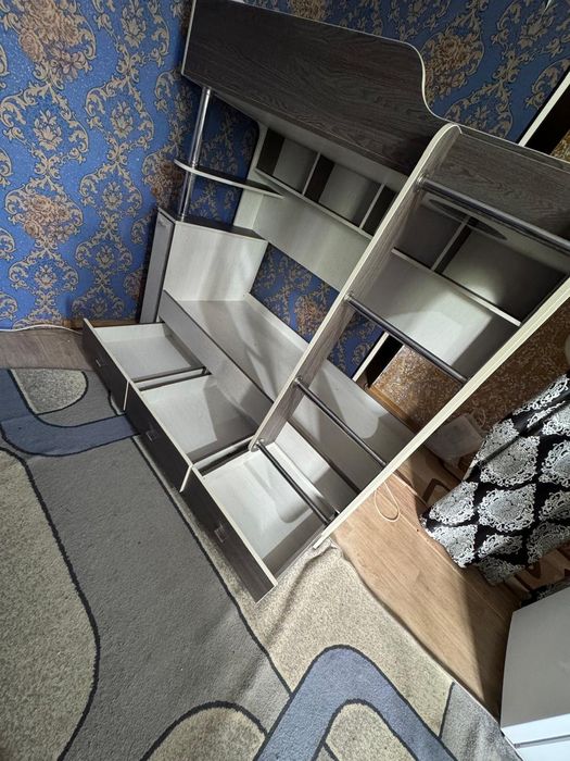 Продам детскую двухъярусную кровать