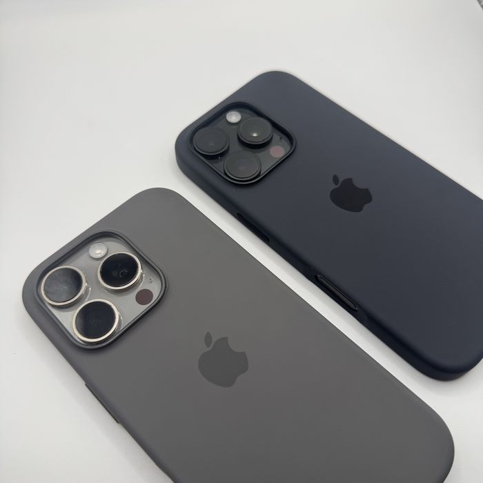 Промо пакет: Връзка Crossbody Strap + Силиконов калъф с лого за iPhone 12/13/14/15/16/17 Plus, Air, Pro и Pro Max