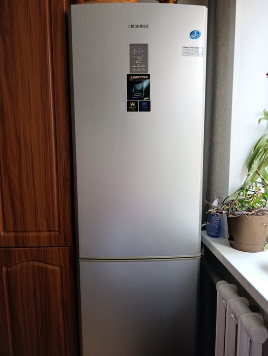 Продам холодильник