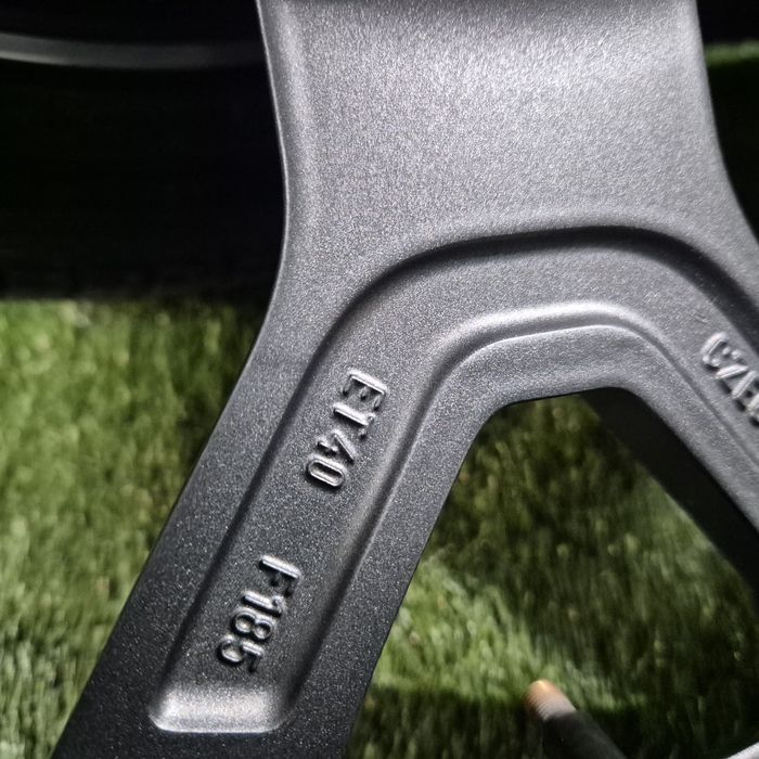 Jante R 19 Fiat 500 cu anvelope 225 40 19