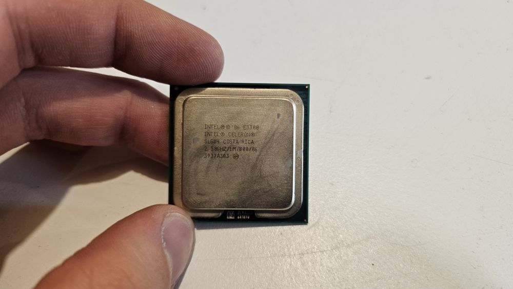 Procesor Intel Celeron E3300