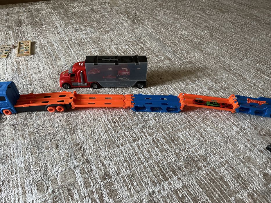 Машинки дорогие, отдам дешево б/у